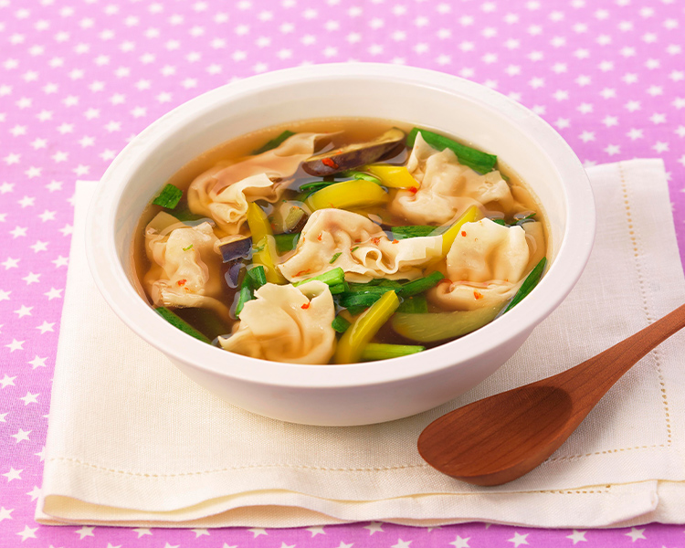 夏のスタミナ野菜 ピリ辛ワンタンスープ | オリジナルレシピ | 東洋